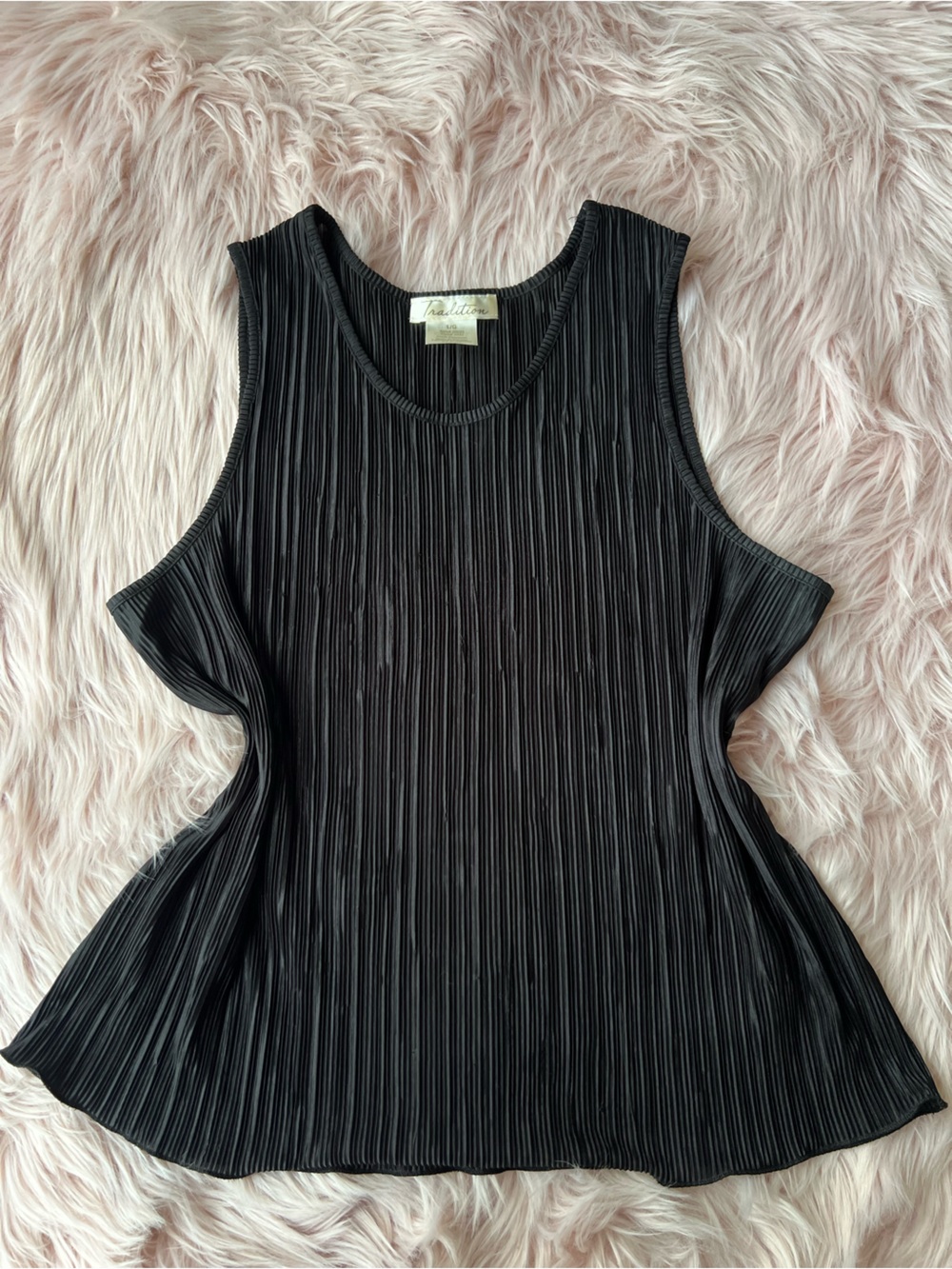 Vintage Tradition Pleated Black Sleeveless Ribbed Camisole Large